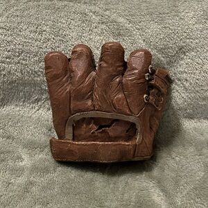Resin Baseball Glove Paperweight/bookend